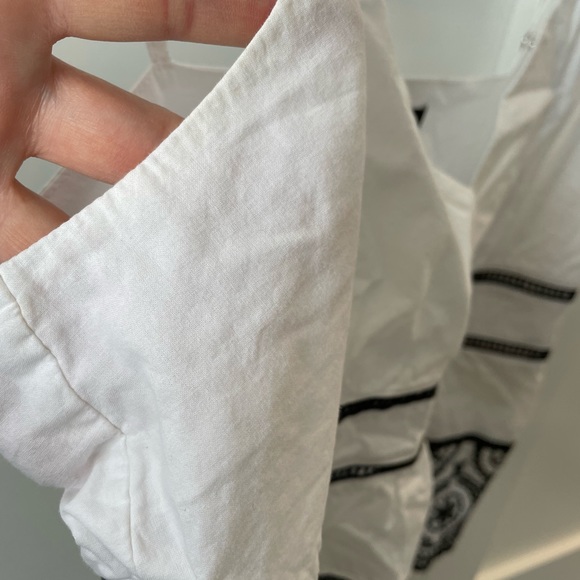 Banana Republic embroidered tank - Picture 3 of 6